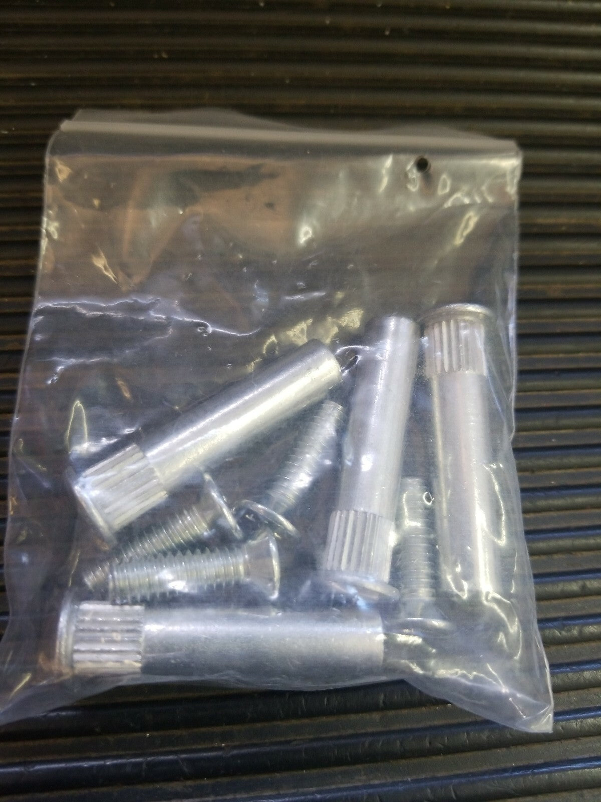 1/4-20 Sex Bolt Package Of 4 New
