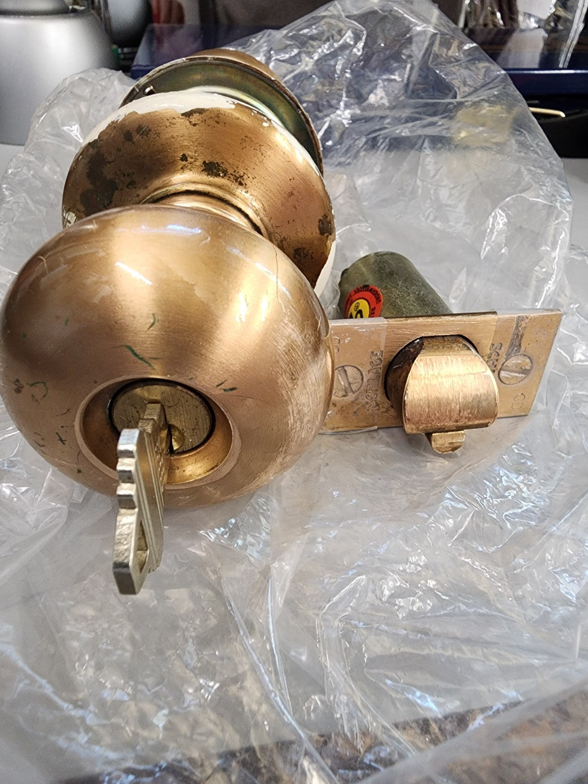 Old Style Schlage D Series Entry Knob 612 Satin Brass Finish 2 3/8" Backset