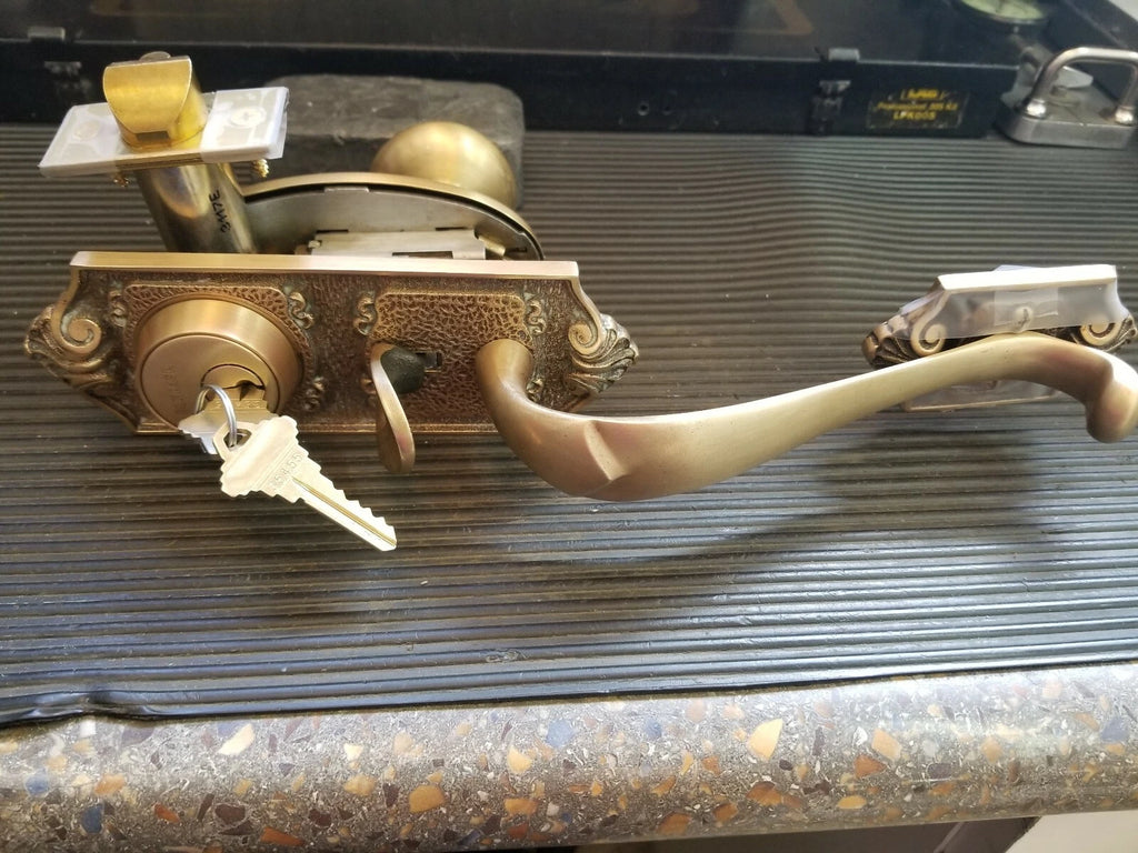 Schlage E Series Handleset 605 Parthenon Design
