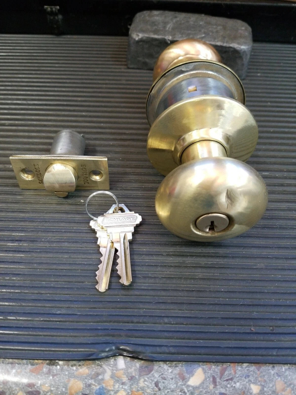 Old Style Schlage A Series Entry Knob 605 x 612 Finish