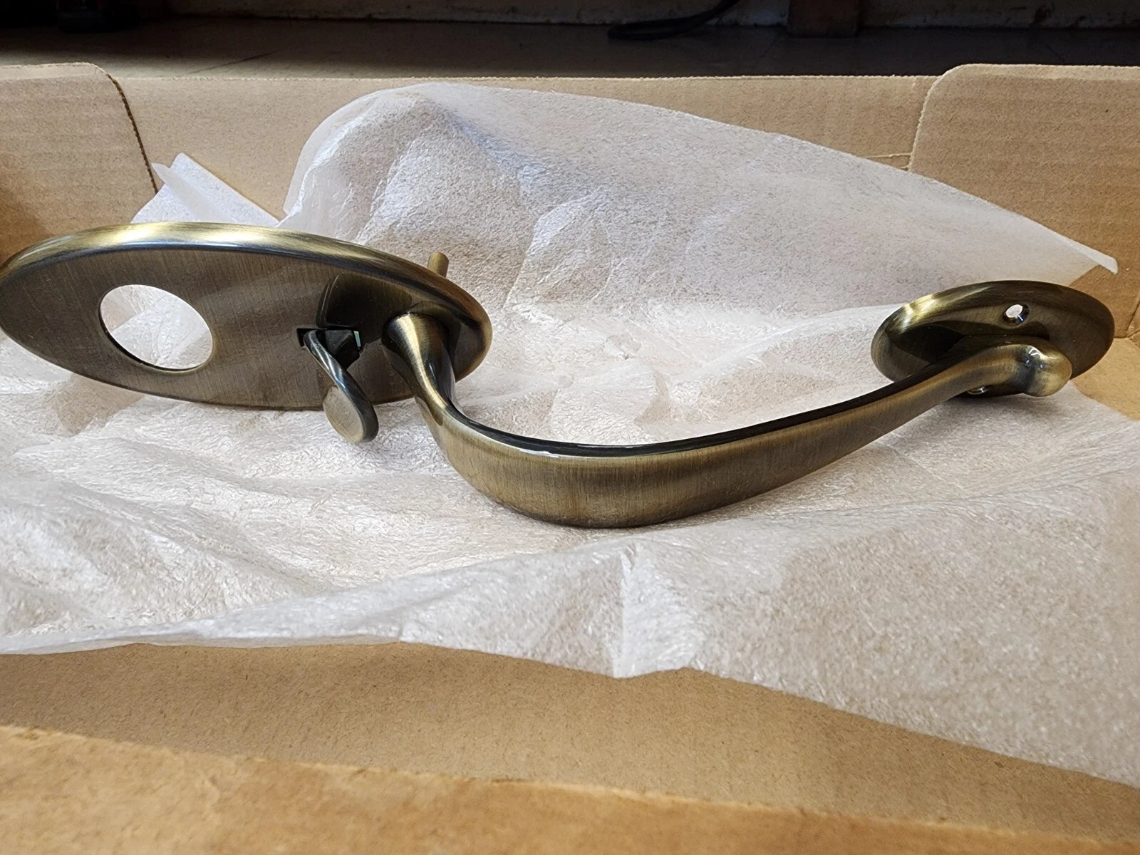 Schlage E Series Handleset Plymouth Design with Knob Trim 609 Finish