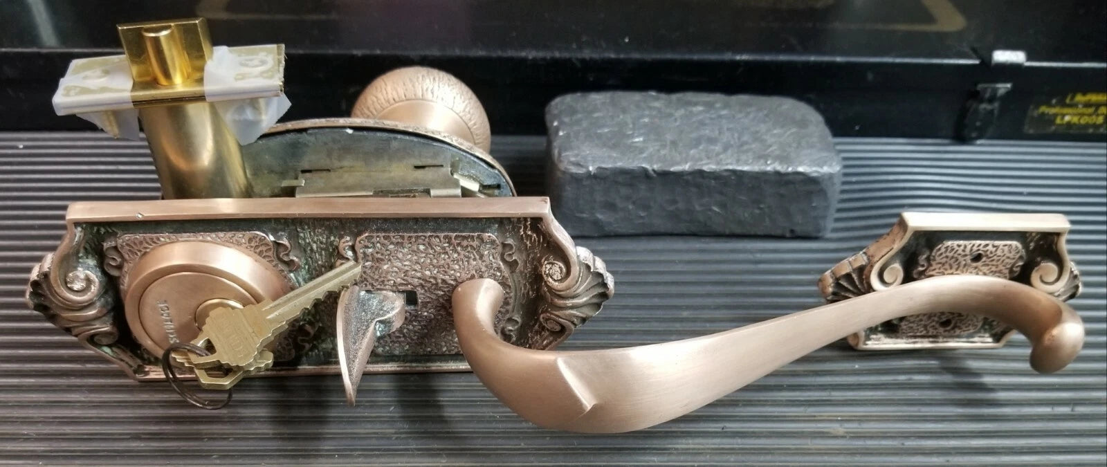 Schlage E Series Handleset 612 Parthenon Design