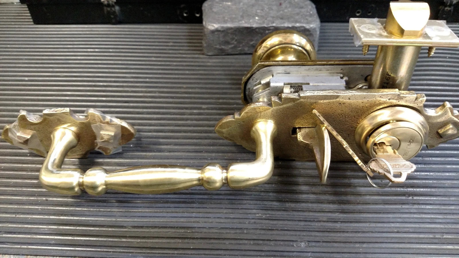 Schlage E Series handleset Dorchester Design 605