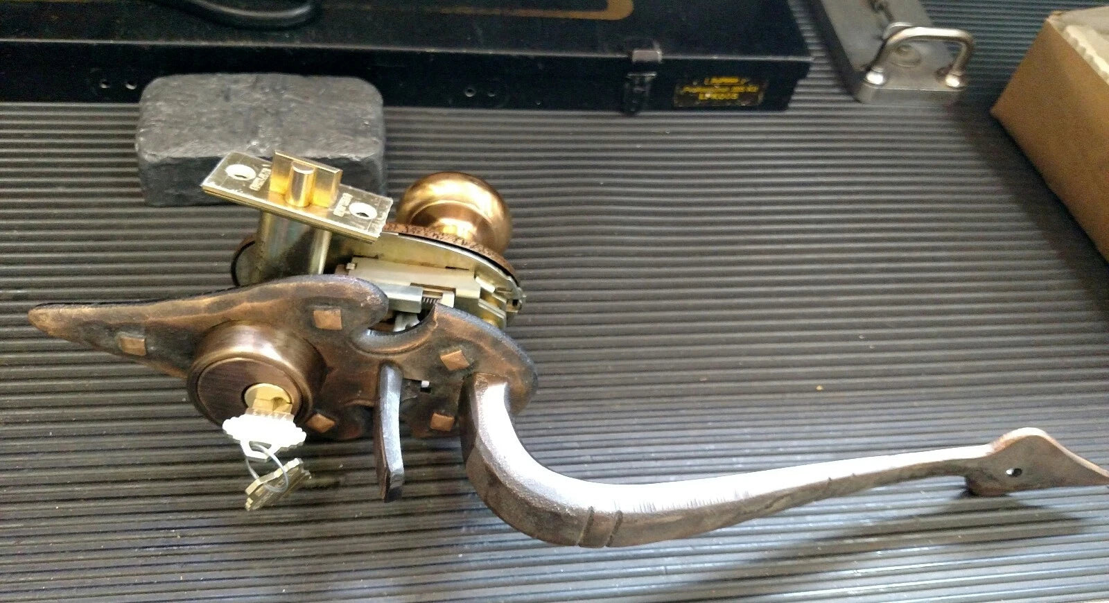 Schlage E Series Sussex Spade design 612