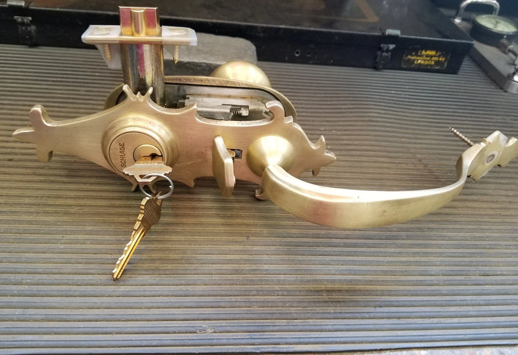 Schlage E Series Handleset Waverly x Plymouth 605