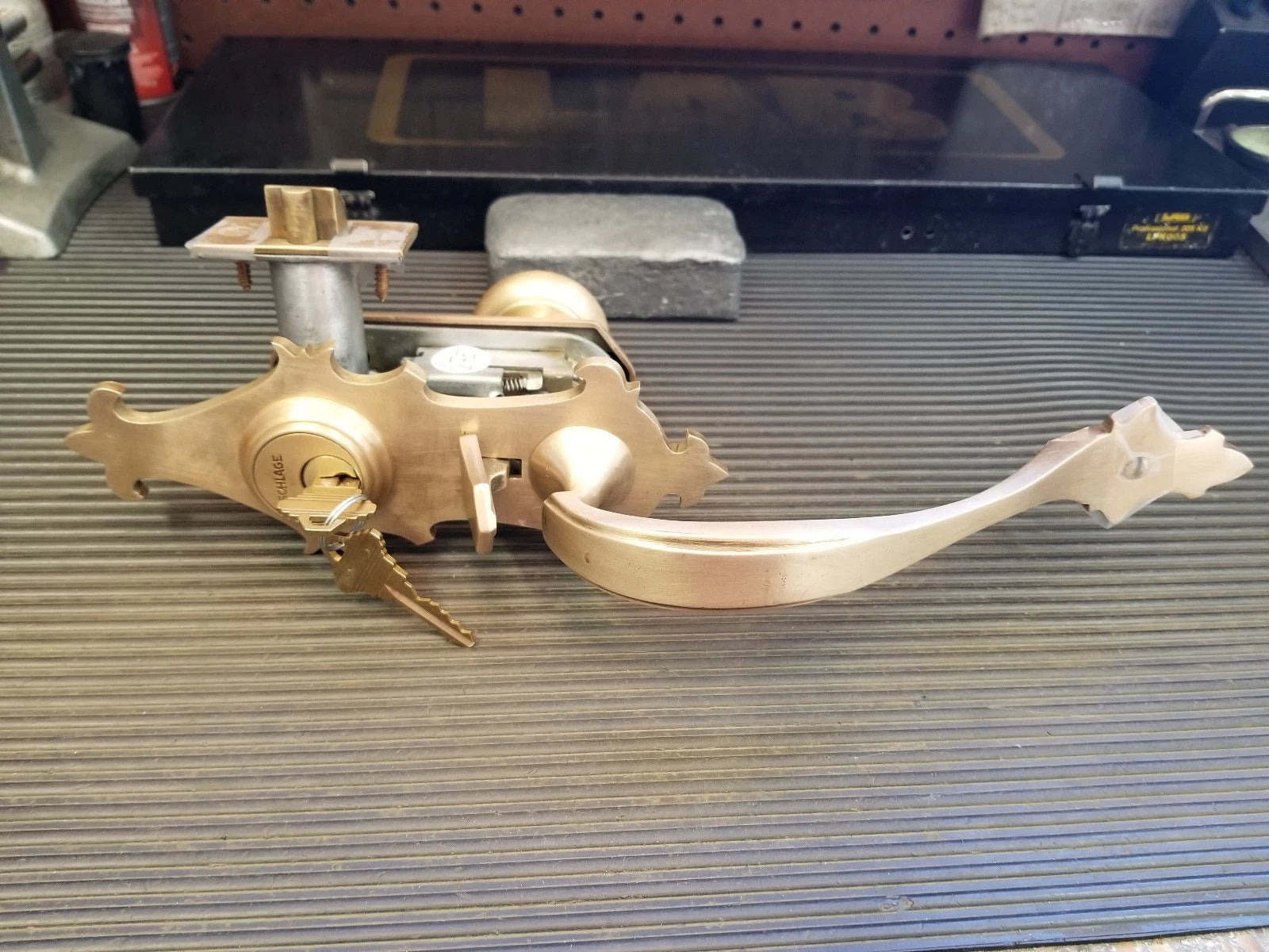Schlage E Series Handleset Waverly 612