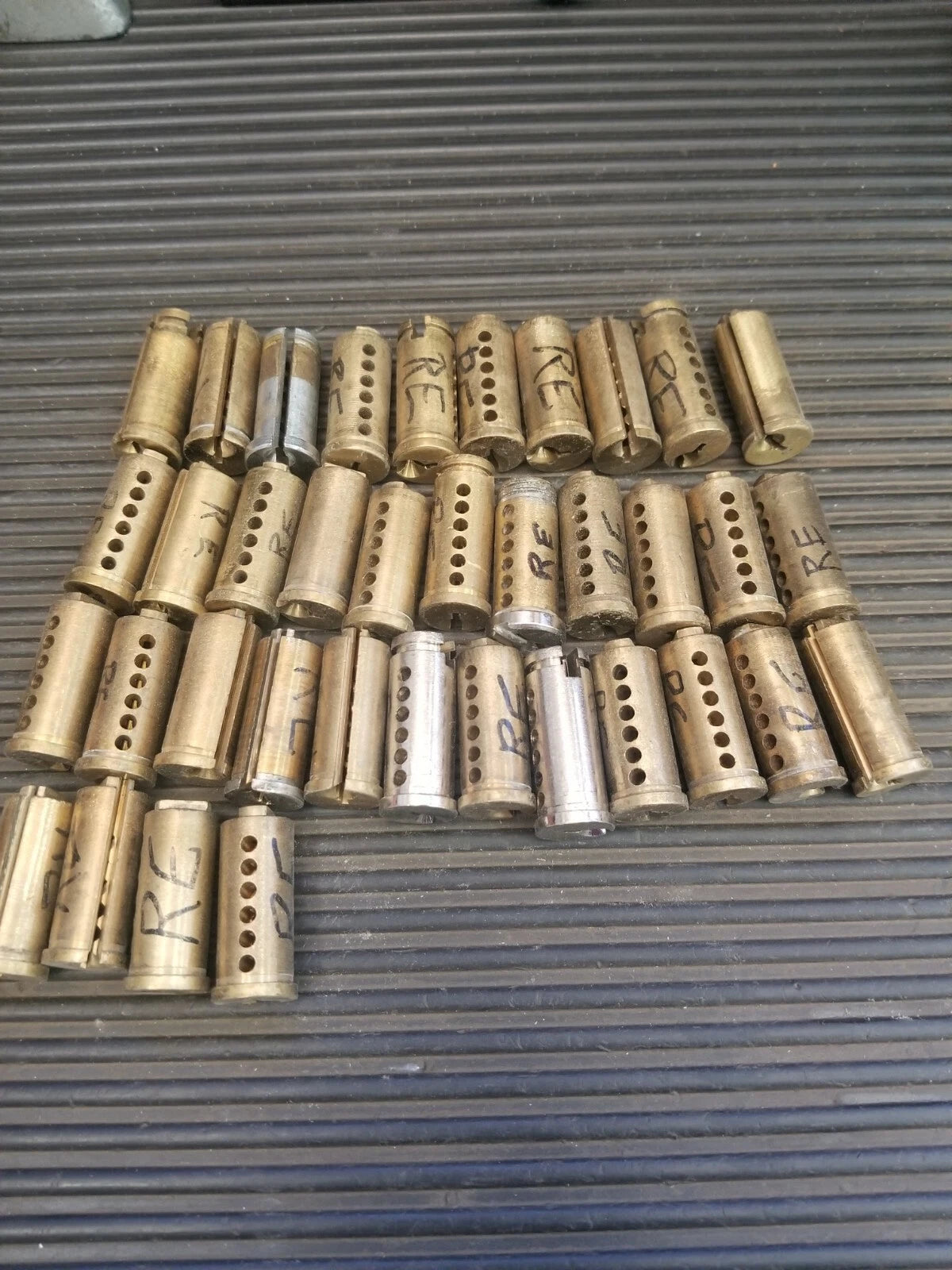 Sargent RE Keyway Lock Plugs And Cylinders Sold As A Lot