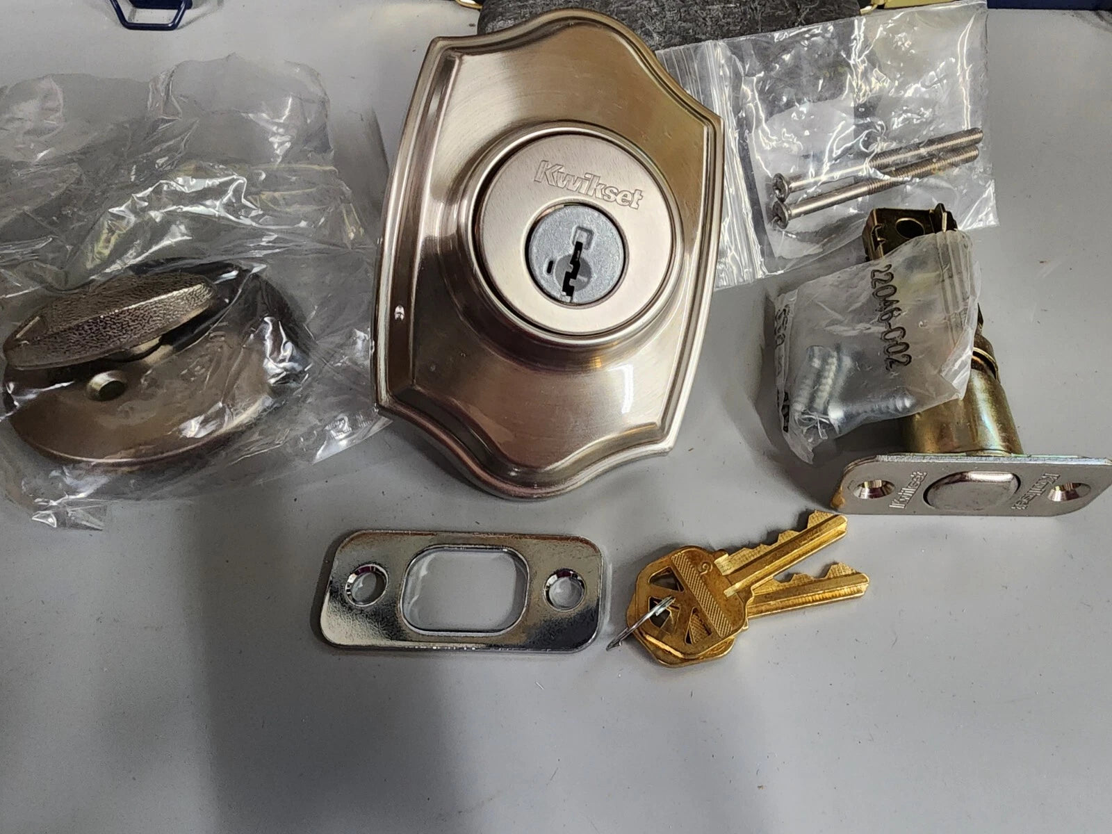 Kwikset Belleview Single Deadbolt Satin Nickel NEW