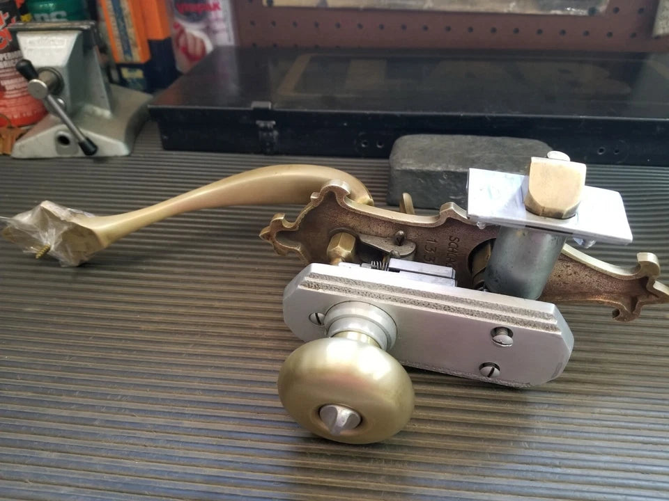 Schlage E Series Handleset 605 x 619 Finish