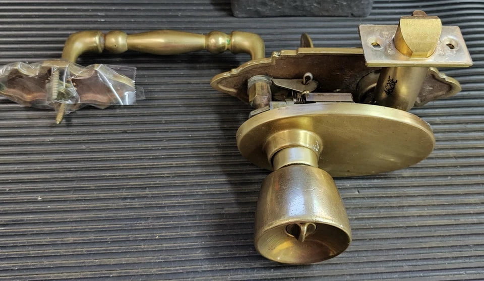 Schlage E Series handleset Dorchester Design 605 with dummy trim & Deadbolt