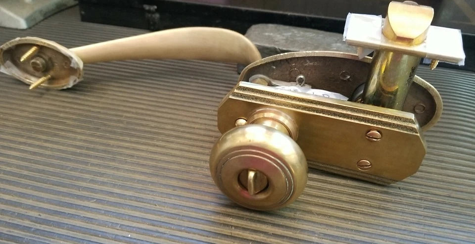 Schlage E Series Handleset Plymouth Design with knob trim 605 finish
