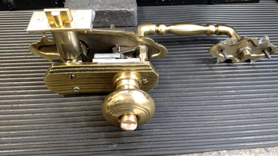 Schlage E Series handleset Dorchester Design 605