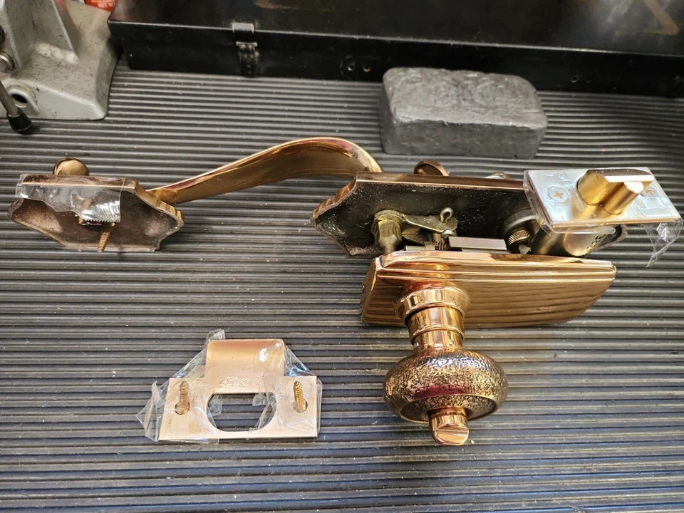 Schlage E Series Handleset 612 Parthenon Design