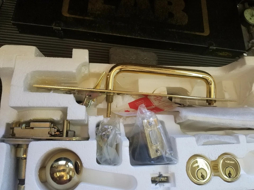 Schlage E Series Handleset Murchison Design with Single deadbolt 605 New