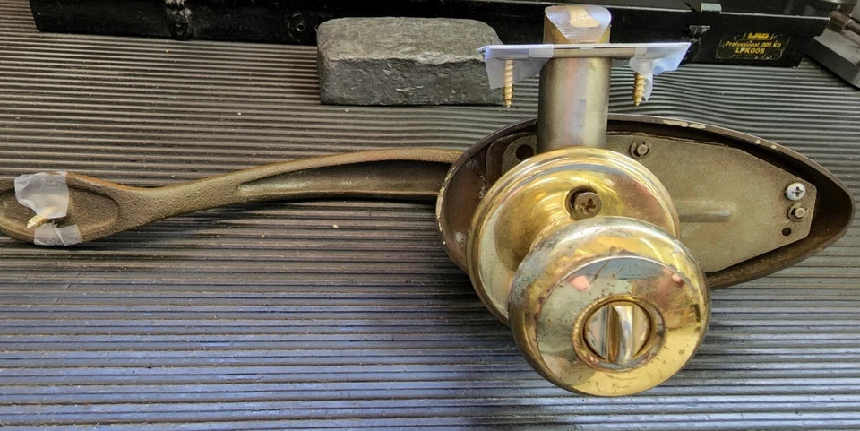 Vintage Weiser Entrance Handleset Complete