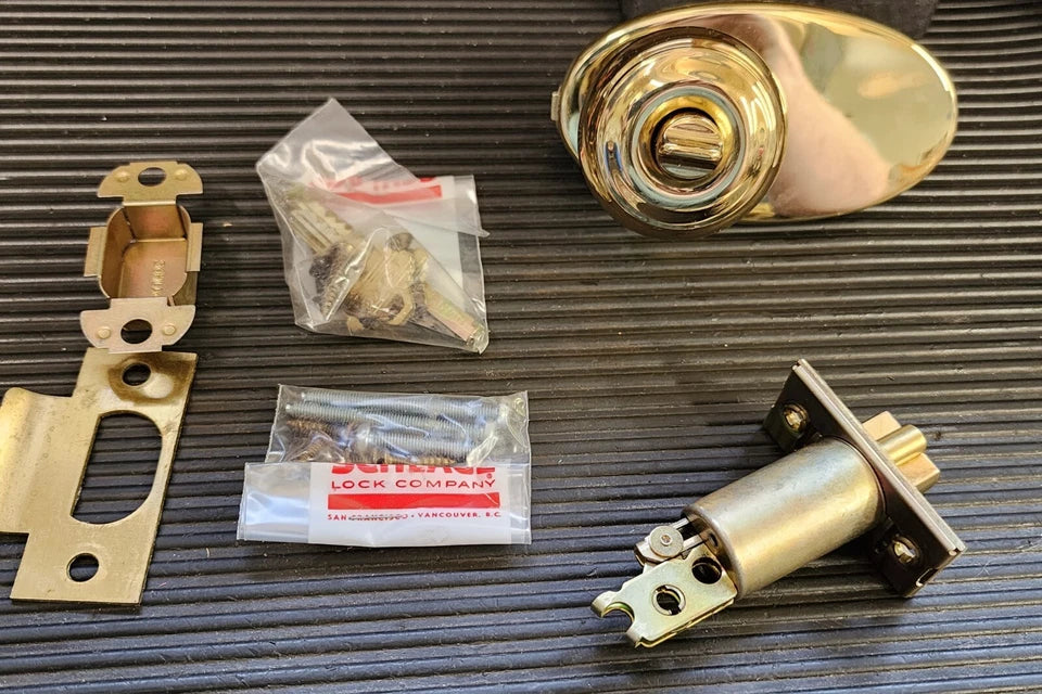 Schlage E Series Handleset  Castile 609 X 605 Plymouth  Design